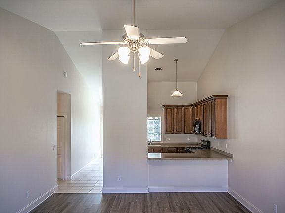 4th image of 112 Southridge Dr #112