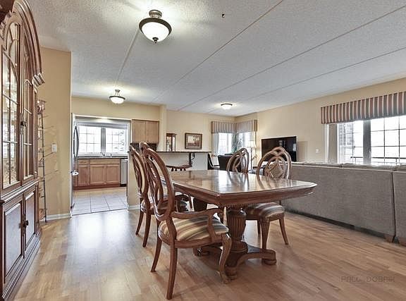 5th image of 1479 N Milwaukee Ave APT 114