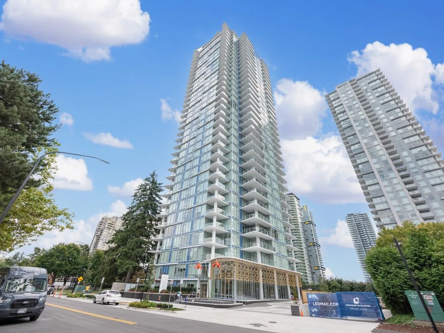 2 bed, 800 sqft, $2,999 — Photo 1