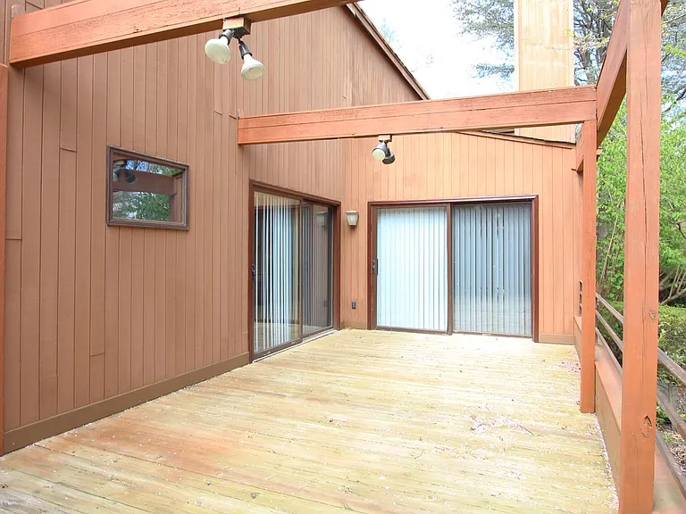 6872 Melrose Dr — Photo 54