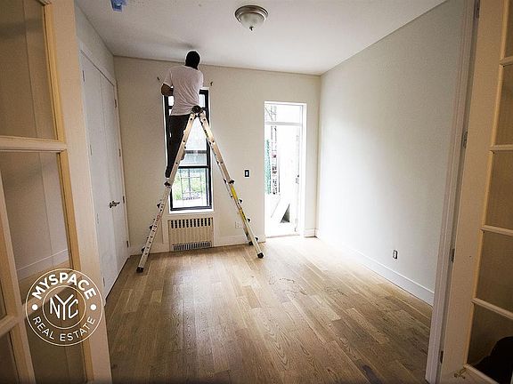5th image of 313 Melrose St #1R