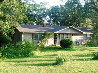 902 W Springfield Rd, Saint Clair, MO 63077