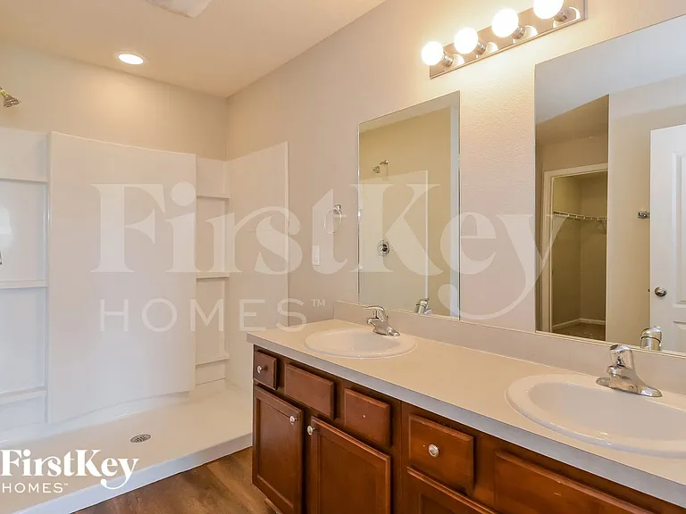212 Blue Creek Way St — Photo 9