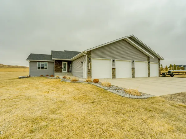 13918 Saddlehorn Dr, Bismarck, ND 58503
