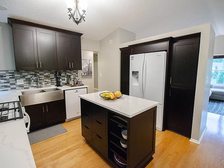 724 20th Ave SW — Photo 6