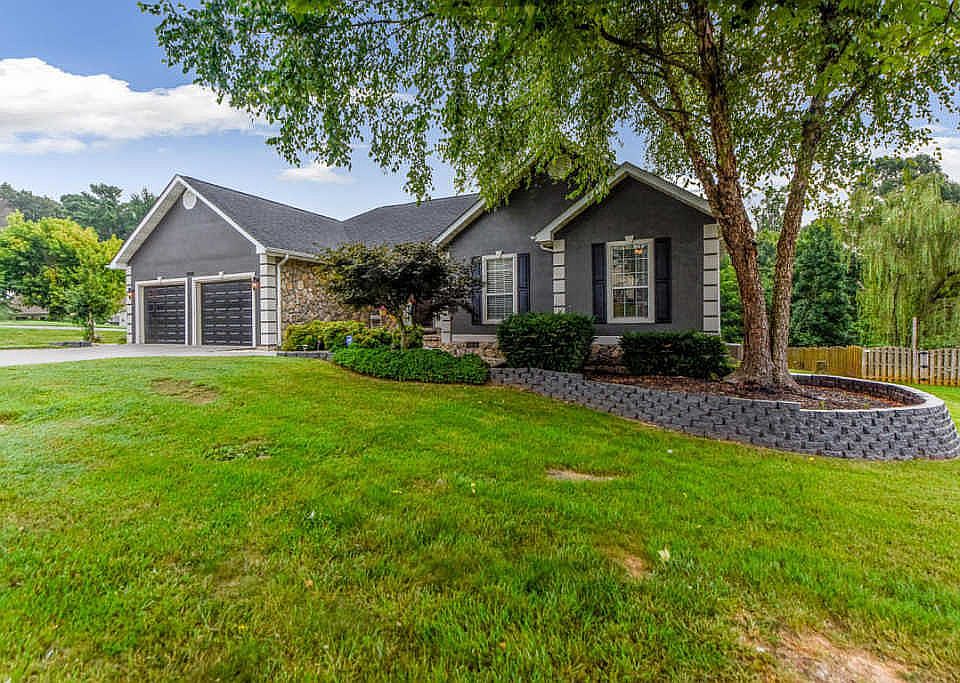 2nd image of 2108 Chas Way Blvd