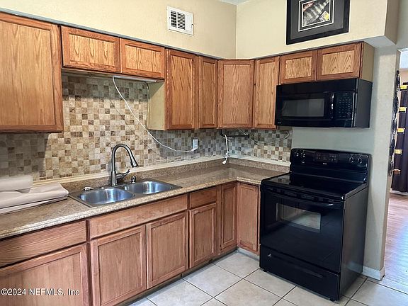 4th image of 2756 W 1ST Street