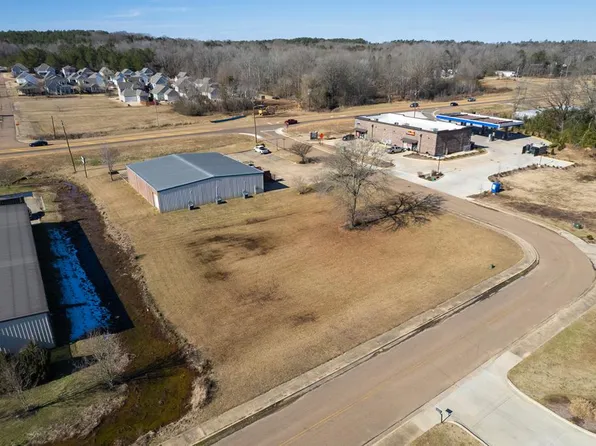 105 Commerce Dr, Oxford, MS 38655