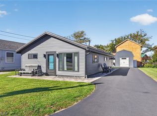 2423 Linwood Dr, Ashtabula, OH 44004