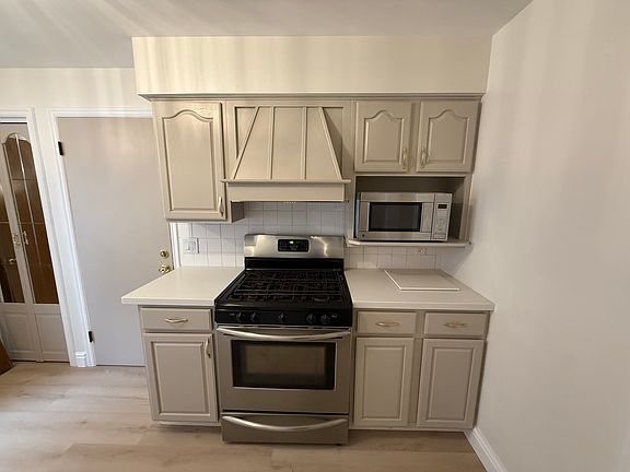 4th image of 15630 Lydian Ave #1