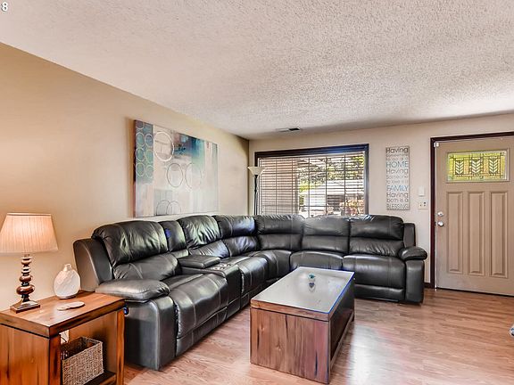 4th image of 7880 SE Hood Ct