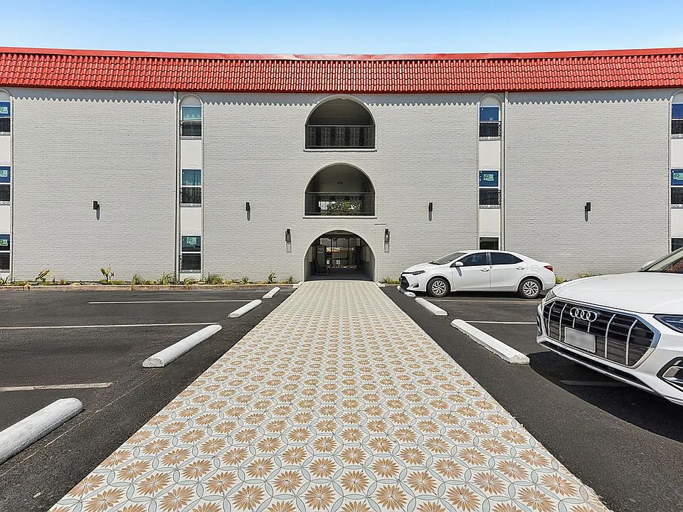 Building Photo 5