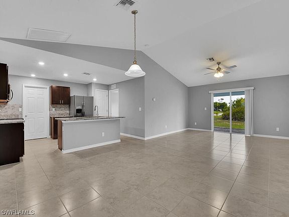 3rd image of 2202 NW 9th Pl