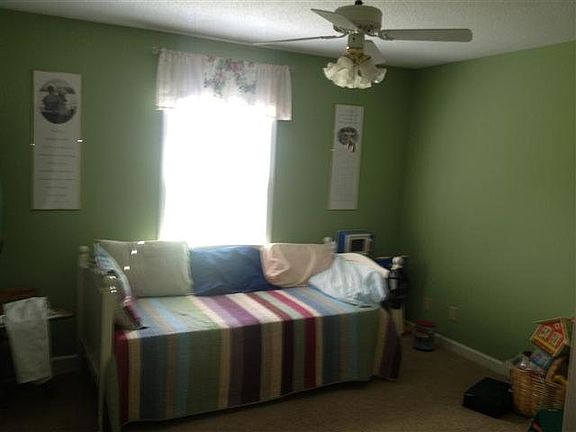 5th image of 213 Holly Dr
