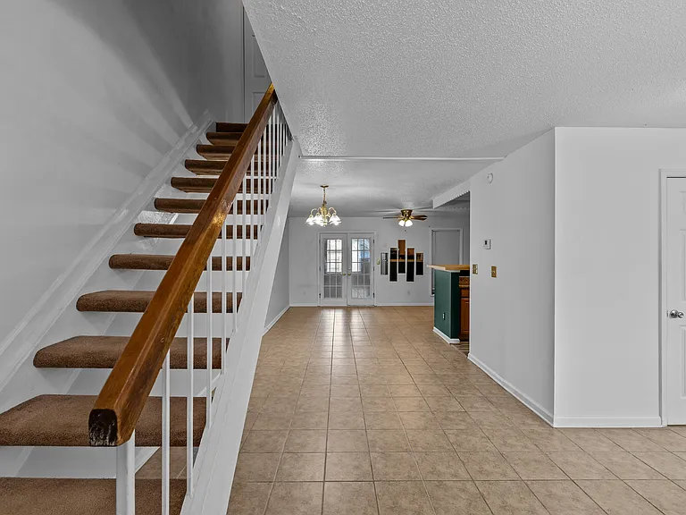 405 Falling Ln #1 — Photo 20