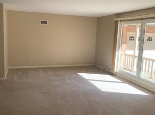 429 E Woodlawn Pl, Peoria, IL 61614