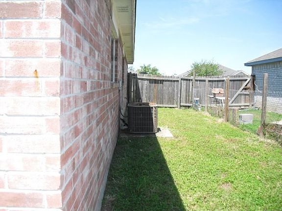 5th image of 2106 Vista Verde Cir E