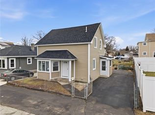 72 Stowe Ave E, Riverside, RI 02915
