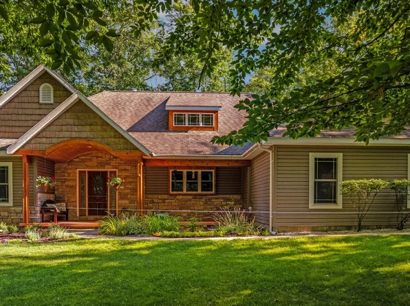 5617 Potawatomi Ct, Gaylord, MI 49735