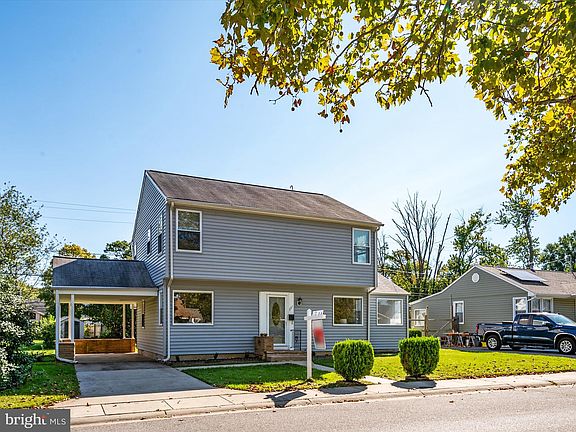 3rd image of 501 Munroe Cir
