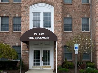 102 Ridgeview Ln, Mount Arlington, NJ 07856