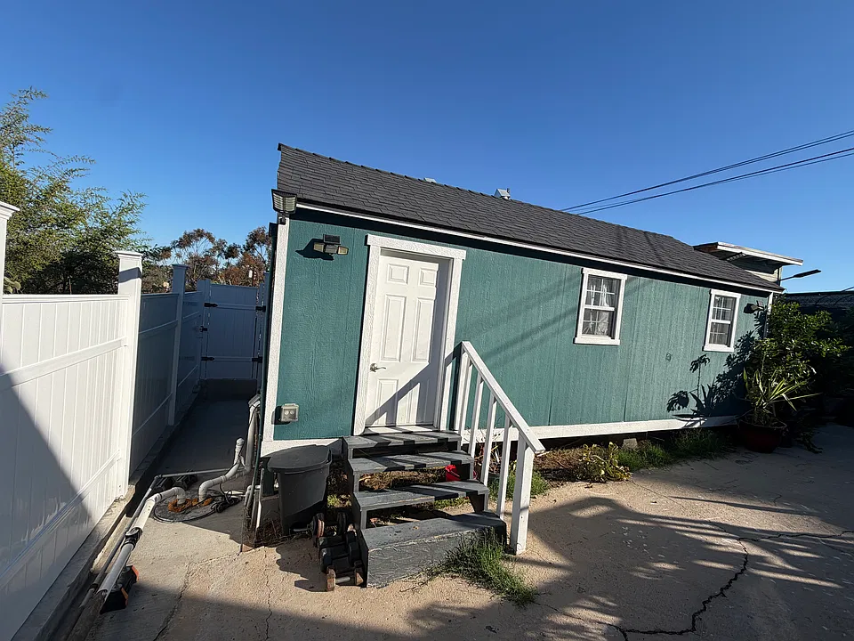 4060 C St