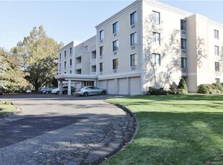 1525 E Putnam Ave #209, Greenwich, CT 06830
