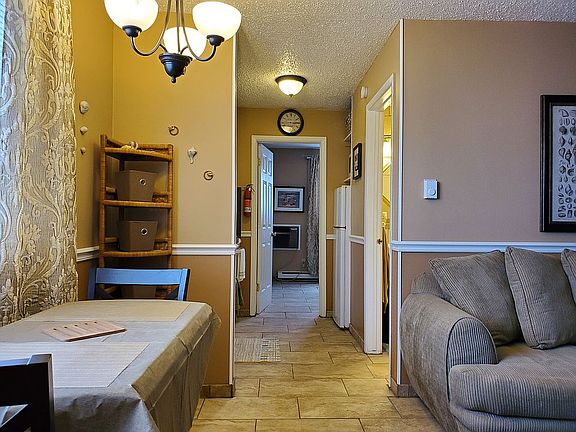 3rd image of 819-27 Plymouth Pl #21