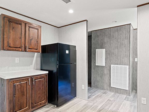 5th image of 219 SE Bennie Ln