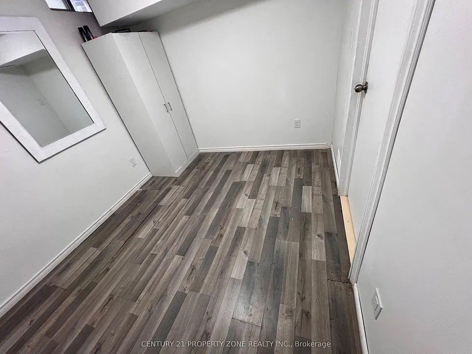6 Roehampton Cres W #BASEMENT