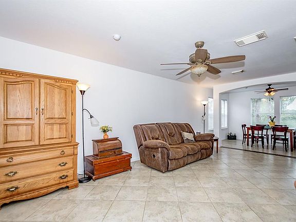 5th image of 4333 Country Club Dr