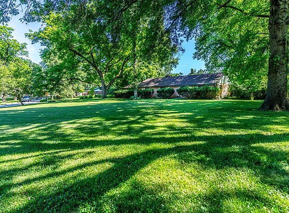 2nd image of 49 Queens Dr