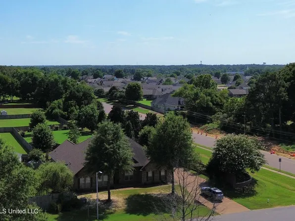 5015 Hillsdale Dr, Olive Branch, MS 38654