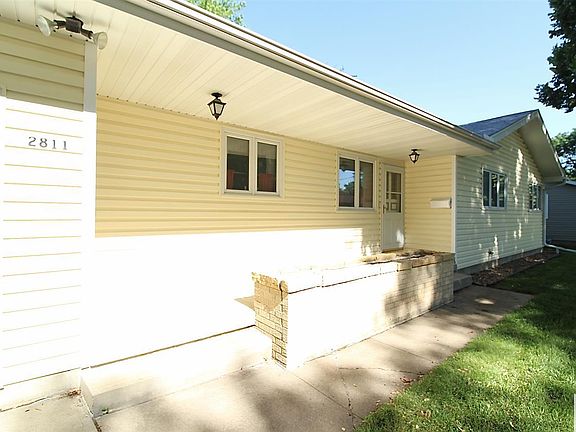 2nd image of 2811 S Cypress St