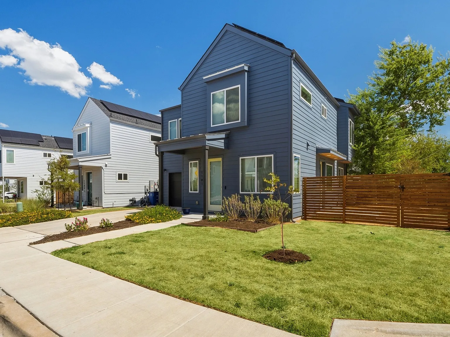 1181 Sarabeth Way — Photo 3