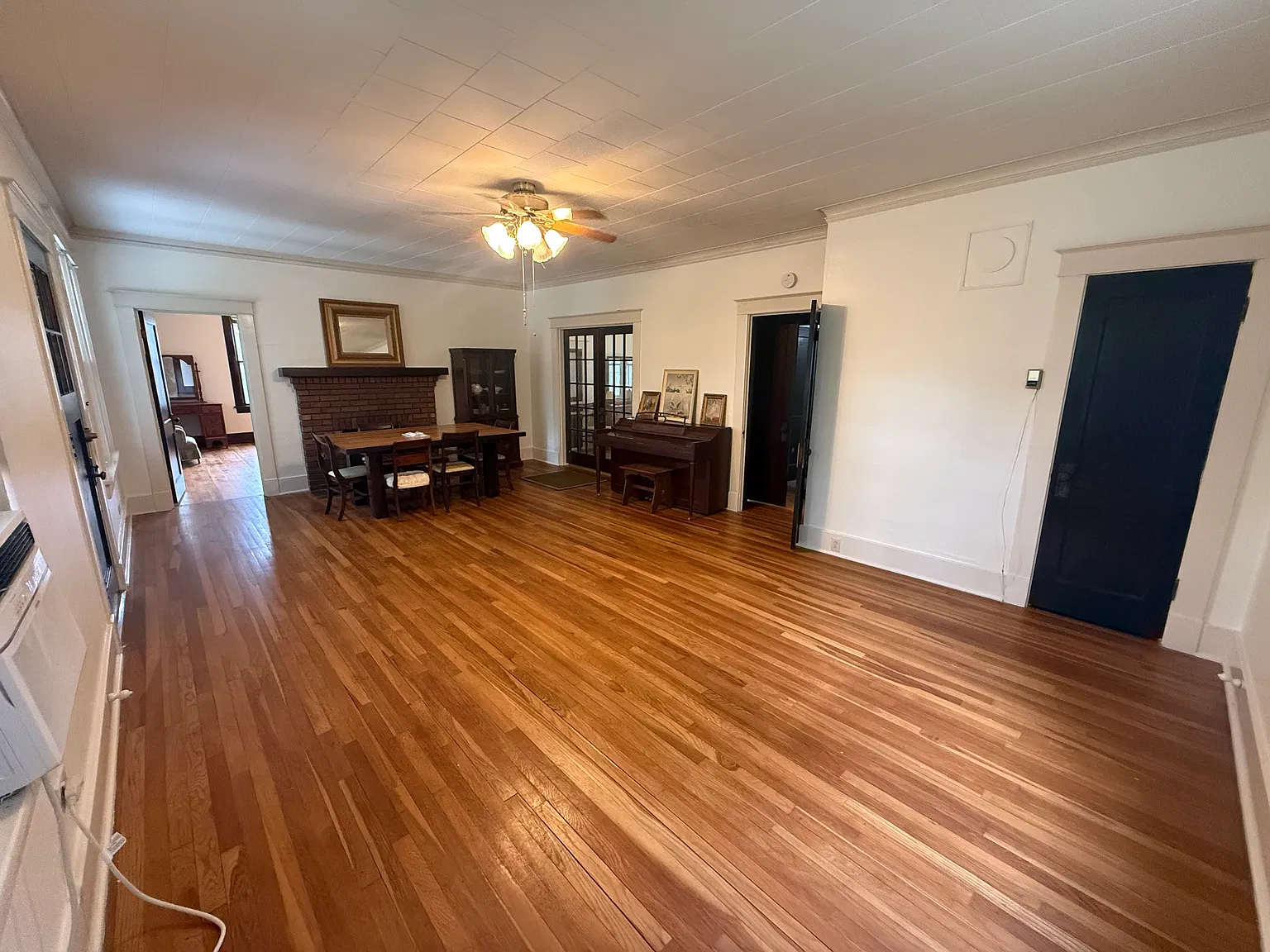 3 bed, 1.5 bath, 1712 sqft, $1,600 — Photo 3