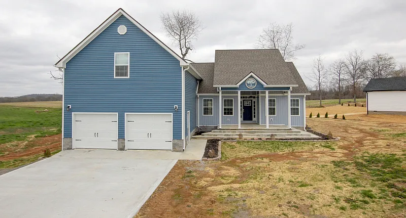 4 bed, 3.0 bath, 2200 sqft, $1,895 — Photo 3