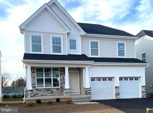 8 Misty Meadow Ln, Hamilton, NJ 08619