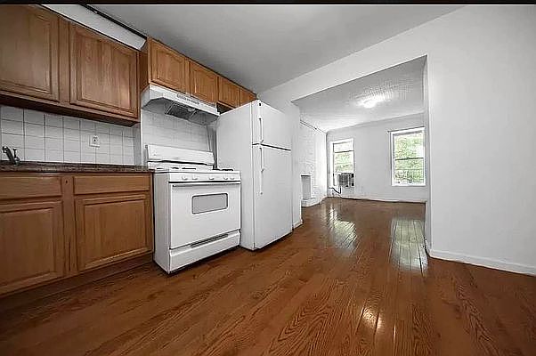 1st image of 111 Christopher St APT 11