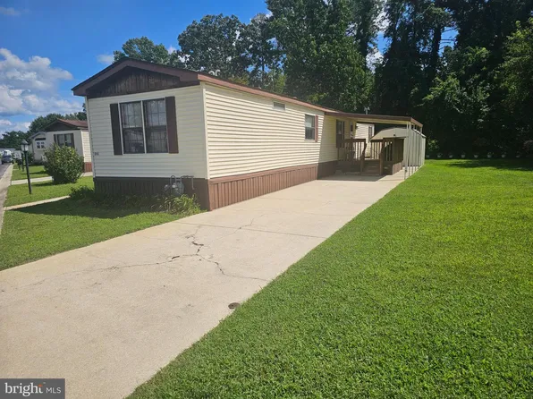 261 Mayflower Dr, Buena, NJ 08310