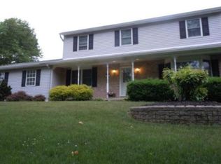 200 Applewood Dr, Easton, PA 18045