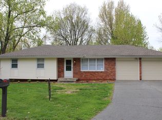 118 SW Moore Ct, Blue Springs, MO 64014