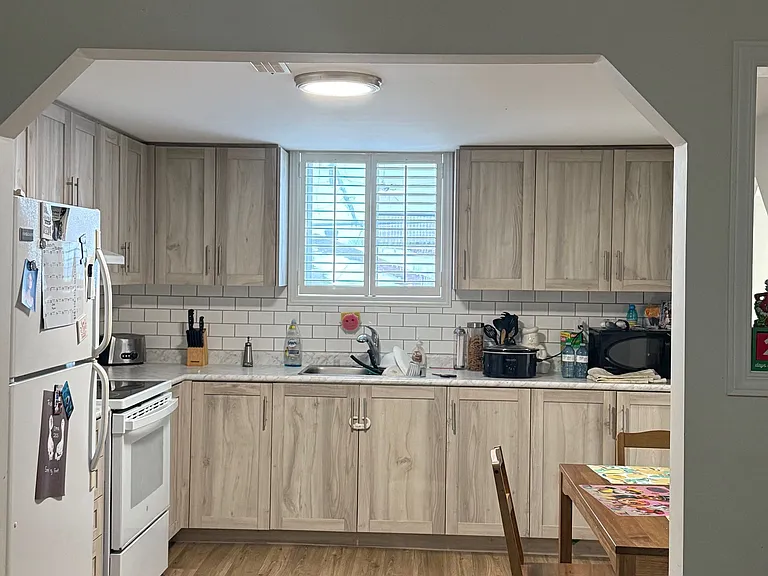 57 Simcoe Rd #BASEMENT — Photo 3