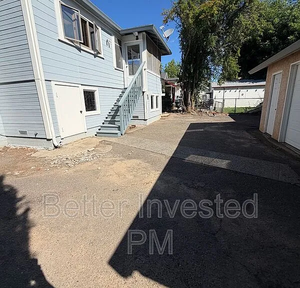 204 N Main St — Photo 37