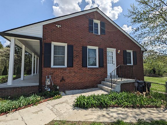 4th image of 8903 Wilson Ave