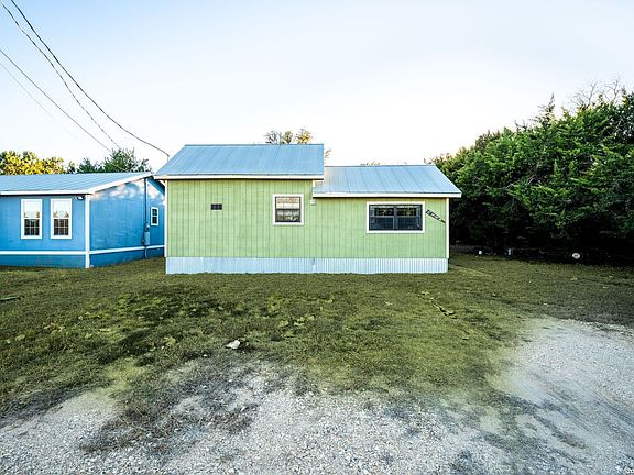 2nd image of 297 Chaparral Dr