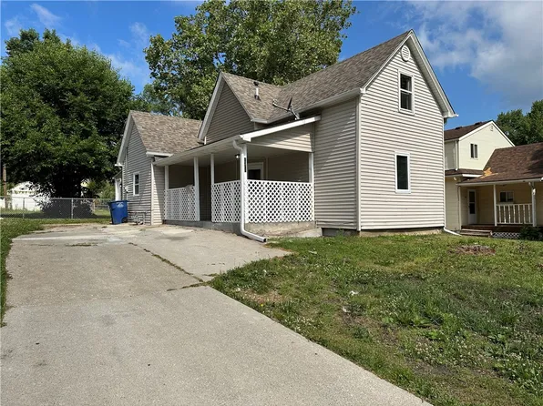 1344 York St, Des Moines, IA 50316
