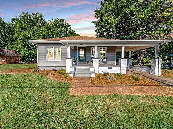 317 N Asheboro St, Liberty, NC 27298