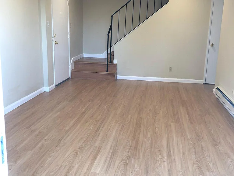 Nora Way — Photo 1