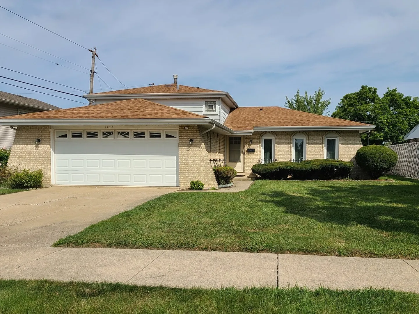3 bed, 1295 sqft, $2,750 — Photo 1